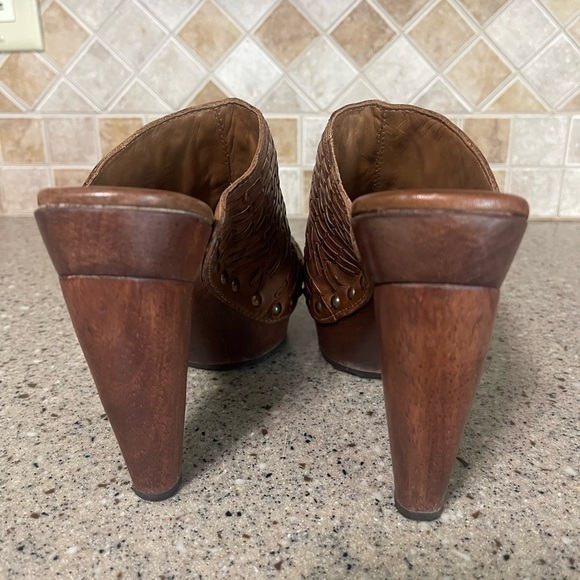 Zara Women’s Peep Hole Brown Leather Wooden Heel Size 37 - Picture 3 of 12